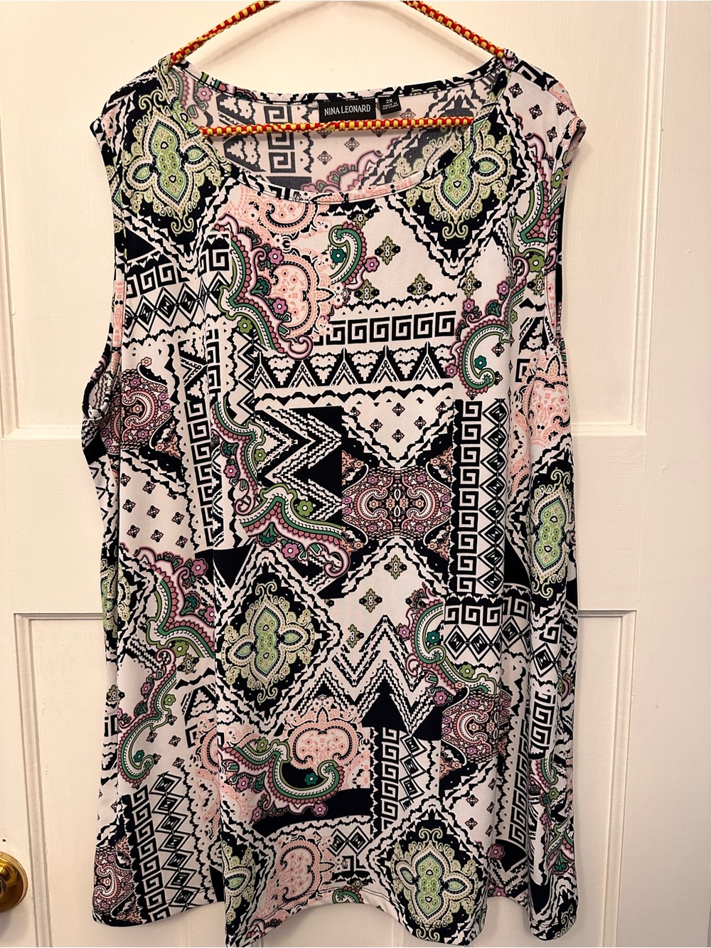 ⭐️ Nina Leonard 2X Pink & Green Sleeveless Printed Women's Top